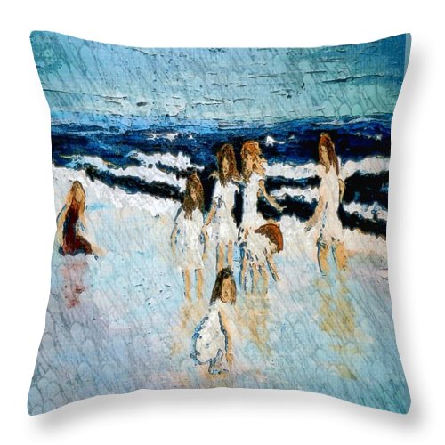 Family at the beach - Throw Pillow