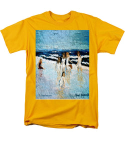 Family at the beach - Men's T-Shirt  (Regular Fit)